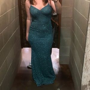 NOT WINDSOR look at farther details worn once Jade/Teal Prom dress